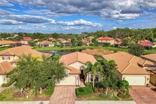 1050 Bluffwood Dr, Nokomis, FL 34275 - Photo 2