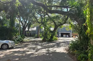 4889 Brigitta Dr, Sarasota, FL 34241 - Photo 2