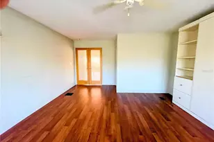 863 S Green Cir, Venice, FL 34285 - Photo 8