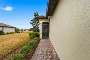 12605 Felice Dr, Venice, FL 34293 - Photo 2