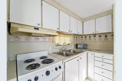 151 S Port Drive, Venice, FL 34285 - Photo 8