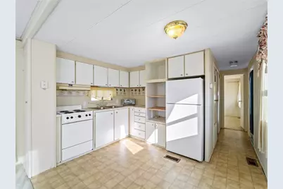 151 S Port Drive, Venice, FL 34285 - Photo 10