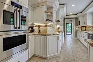 107 Free Ct SE, Port Charlotte, FL 33952 - Photo 10