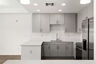 1703 N Tamiami Trl, Sarasota, FL 34234 - Photo 8