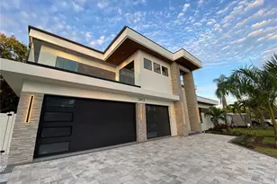 2413 Clematis St, Sarasota, FL 34239 - Photo 2