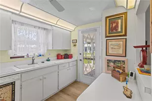 626 Circlewood Dr, Venice, FL 34293 - Photo 8