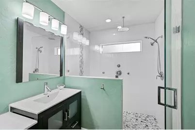 1099 Nokomis Avenue S, Venice, FL 34285 - Photo 32