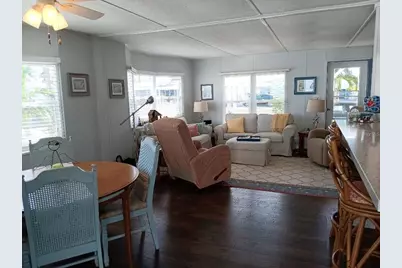 858 S Green Circle, Venice, FL 34285 - Photo 8