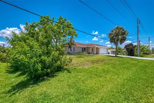 4321 Shamrock Dr, Venice, FL 34293 - Photo 2