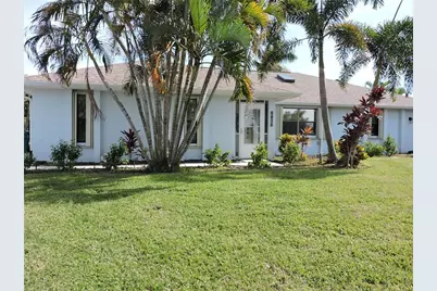 8170 Casa De Meadows Drive, Englewood, FL 34224 - Photo 2