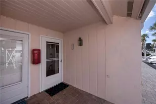 907 Gibbs Rd, Venice, FL 34285 - Photo 6