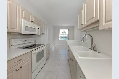 120 L Pavia Boulevard #24, Venice, FL 34292 - Photo 10