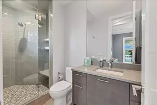 709 Eagle Point Dr, Venice, FL 34285 - Photo 28