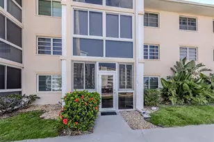 200 The Esplanade N, Venice, FL 34285 - Photo 2