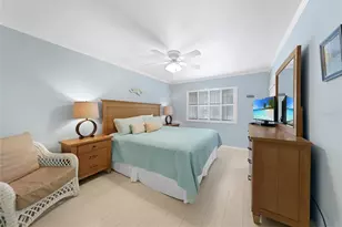 1636 Stickney Point Rd, Sarasota, FL 34231 - Photo 18
