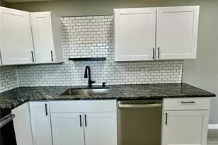 460 Base Ave, Venice, FL 34285 - Photo 6