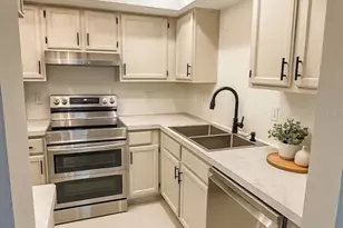 1211 Capri Isles Blvd, Venice, FL 34292 - Photo 8