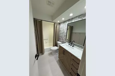 1211 Capri Isles Boulevard #6, Venice, FL 34292 - Photo 4