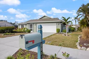 615 Sugarwood Dr, Venice, FL 34292 - Photo 2
