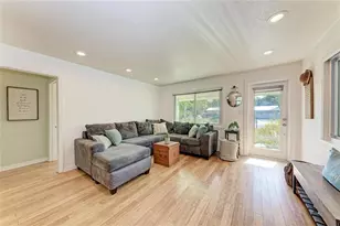 2349 Hyde Park St, Sarasota, FL 34239 - Photo 8