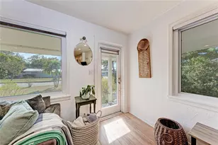 2349 Hyde Park St, Sarasota, FL 34239 - Photo 6