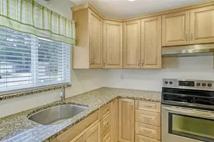 1560 Poinciana Rd, Venice, FL 34293 - Photo 12