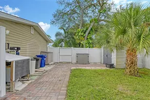 1560 Poinciana Rd, Venice, FL 34293 - Photo 28