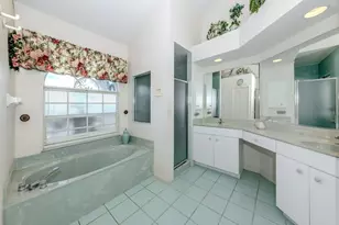 1402 Brenner Park Dr, Venice, FL 34292 - Photo 12