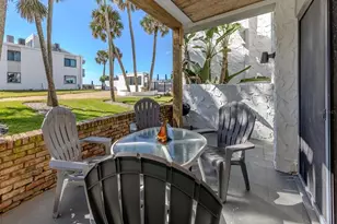 1555 Tarpon Center Dr, Venice, FL 34285 - Photo 4