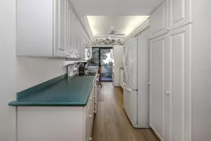 1555 Tarpon Center Dr, Venice, FL 34285 - Photo 18