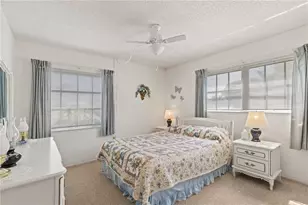 942 Capri Isles Blvd, Venice, FL 34292 - Photo 20