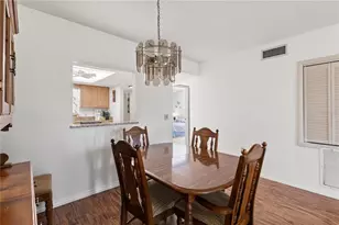 942 Capri Isles Blvd, Venice, FL 34292 - Photo 12