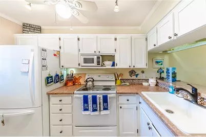 400 Cerromar Circle #101, Venice, FL 34293 - Photo 4