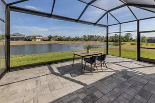 12515 Felice Dr, Venice, FL 34293 - Photo 4