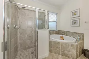 12515 Felice Dr, Venice, FL 34293 - Photo 14