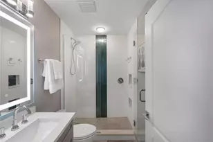 157 Tampa Ave E, Venice, FL 34285 - Photo 24