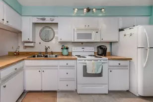 936 Capri Isles Blvd, Venice, FL 34292 - Photo 14