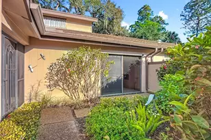 4683 Oak Hollow Dr, Sarasota, FL 34241 - Photo 10