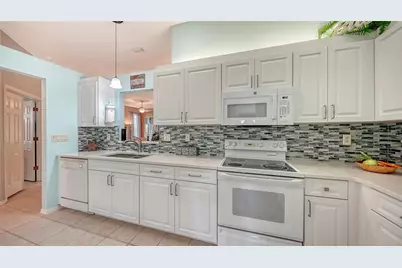 538 Catalina Isles Circle, Venice, FL 34292 - Photo 14