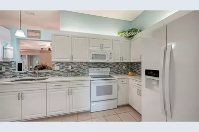 538 Catalina Isles Circle, Venice, FL 34292 - Photo 16