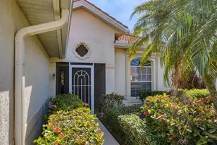 446 Pinewood Lake Dr, Venice, FL 34285 - Photo 4