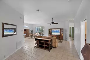 446 Pinewood Lake Dr, Venice, FL 34285 - Photo 6