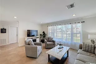 431 Villas Dr, Venice, FL 34285 - Photo 10