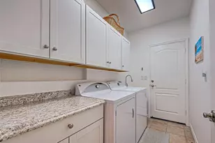 1749 Fountain View Cir, Venice, FL 34292 - Photo 40