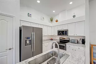 1749 Fountain View Cir, Venice, FL 34292 - Photo 18