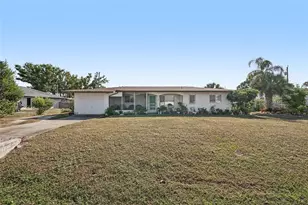 300 Gardenia Rd, Venice, FL 34293 - Photo 1