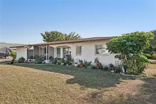 300 Gardenia Rd, Venice, FL 34293 - Photo 6