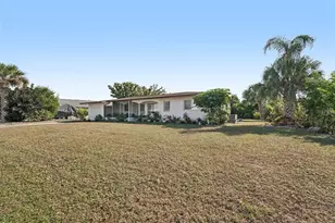 300 Gardenia Rd, Venice, FL 34293 - Photo 4