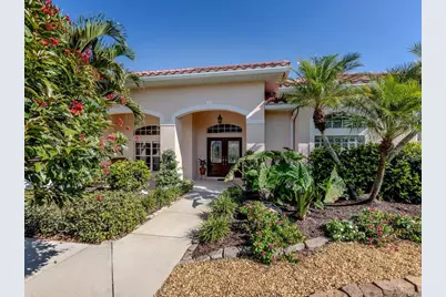 529 Lake Of The Woods Drive, Venice, FL 34293 - Photo 2