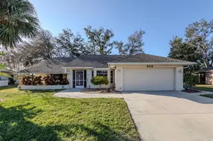 323 Woodvale Dr, Venice, FL 34293 - Photo 1